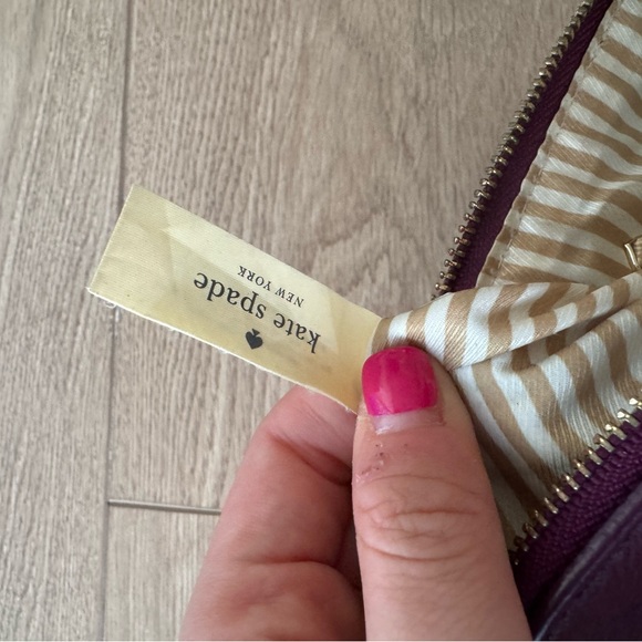 Kate Spade Cobble Hill Bee Wristlet in Purple - Picture 6 of 6